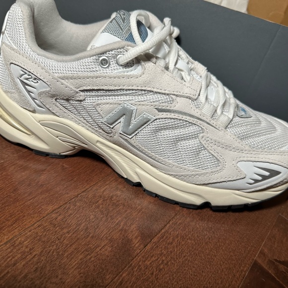 New Balance Gray Shoe Box - Picture 5 of 10